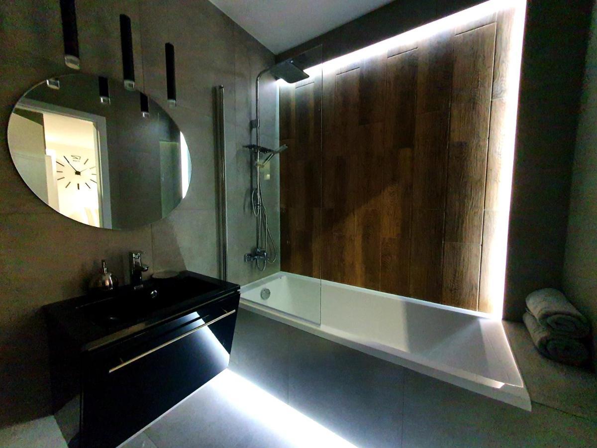 Konopnickiej 88 Cosy Apartment ซอสนอวีแยตส์ ภายนอก รูปภาพ