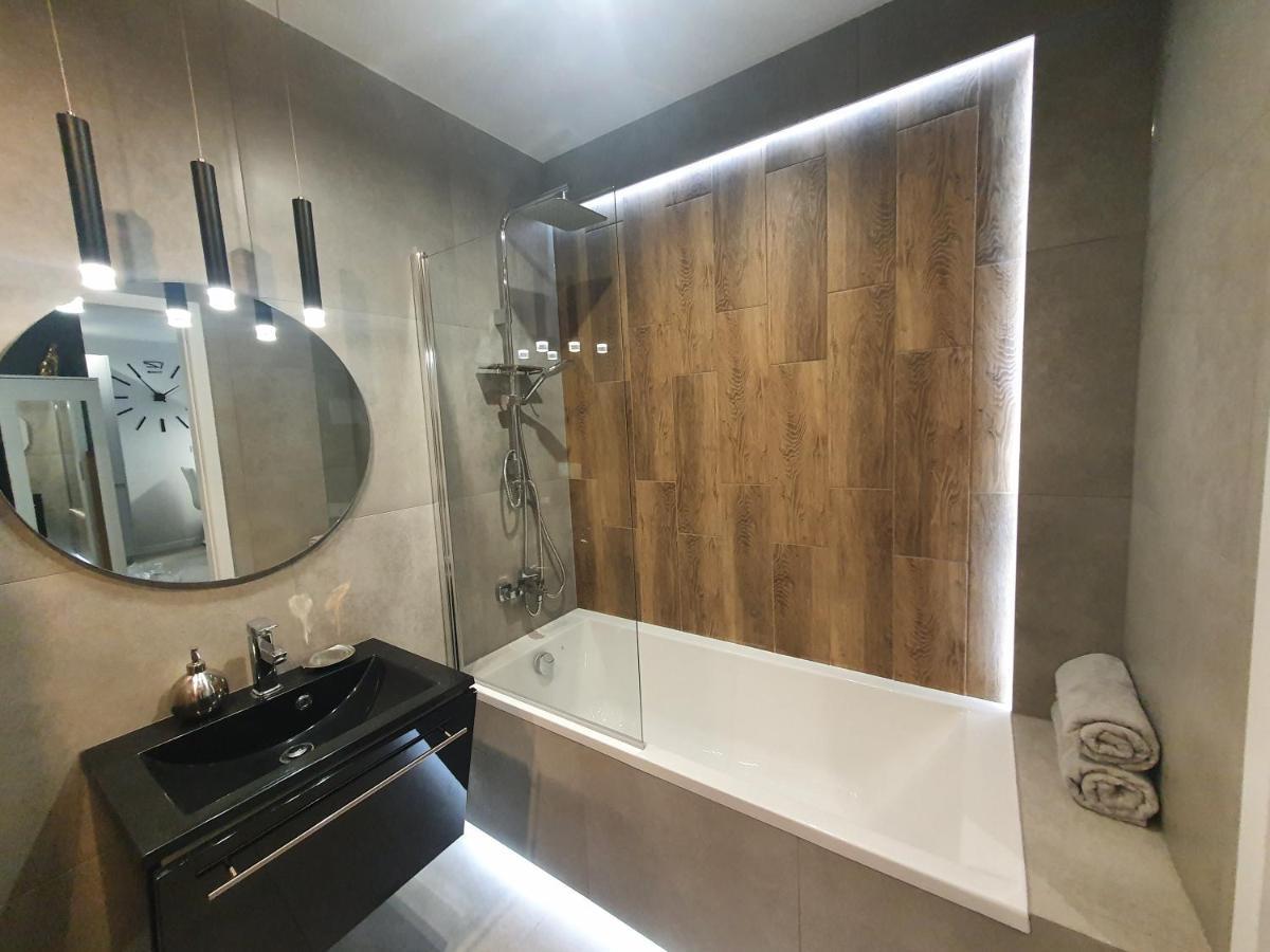 Konopnickiej 88 Cosy Apartment ซอสนอวีแยตส์ ภายนอก รูปภาพ